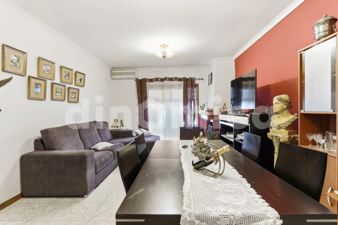 Apartamento T2 para Venda em Vermoim Foto 8