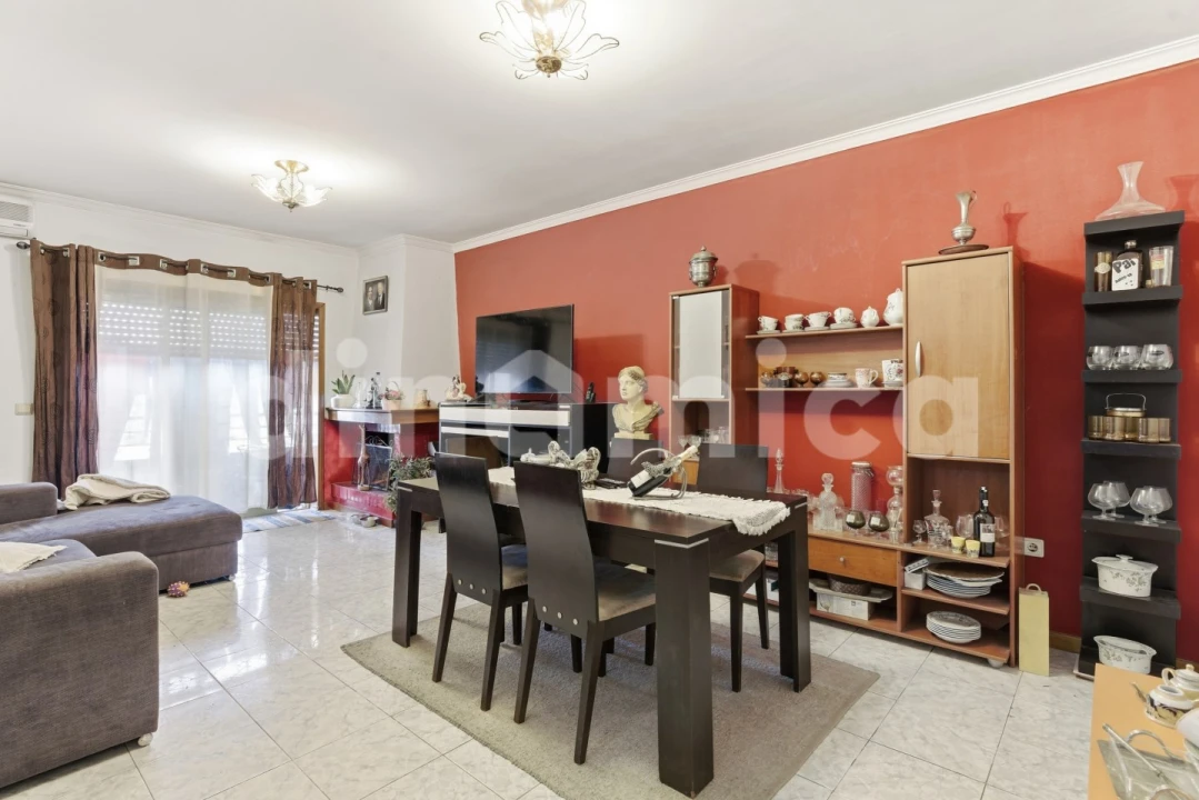 Apartamento T2 para Venda em Vermoim Foto 7
