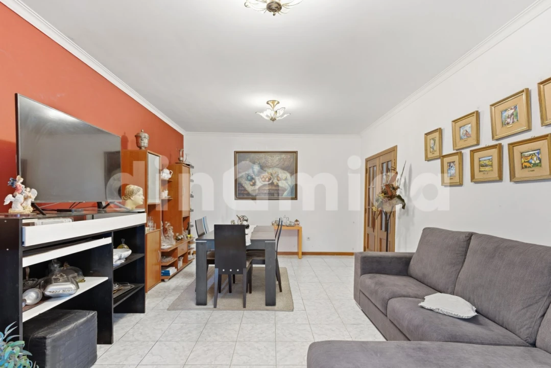 Apartamento T2 para Venda em Vermoim Foto 10