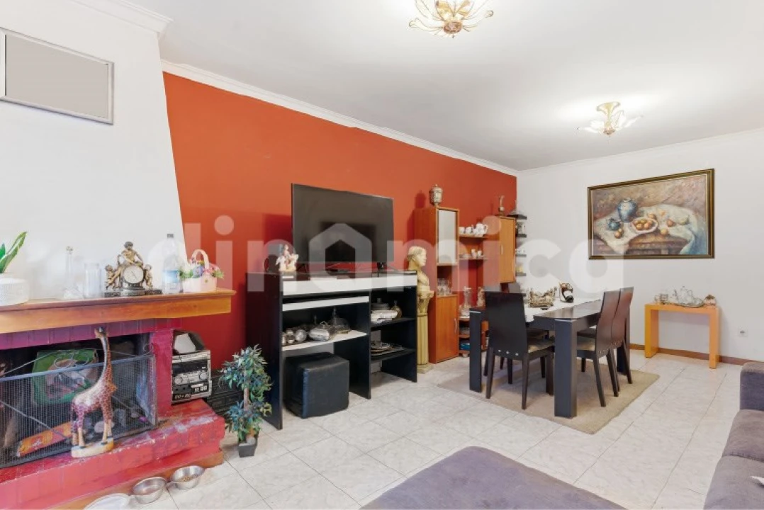 Apartamento T2 para Venda em Vermoim Foto 9