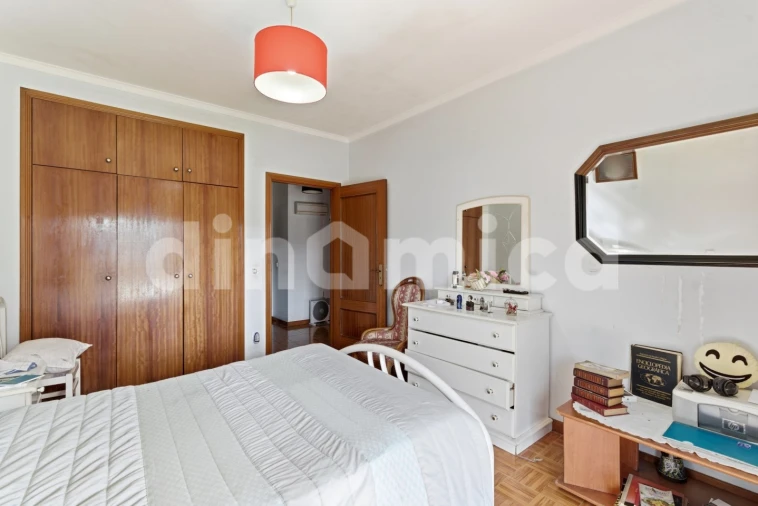 Apartamento T2 para Venda em Vermoim Foto 12