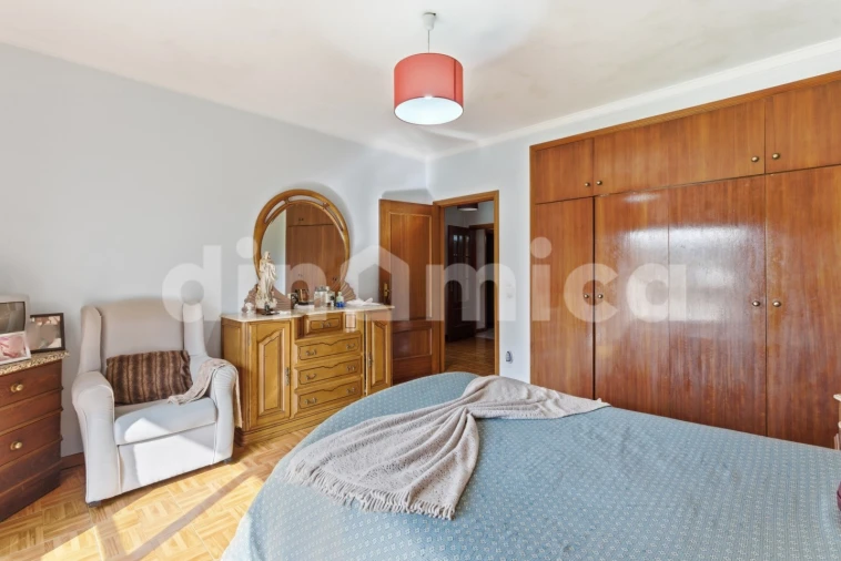 Apartamento T2 para Venda em Vermoim Foto 15