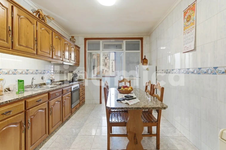 Apartamento T2 para Venda em Vermoim Foto 2