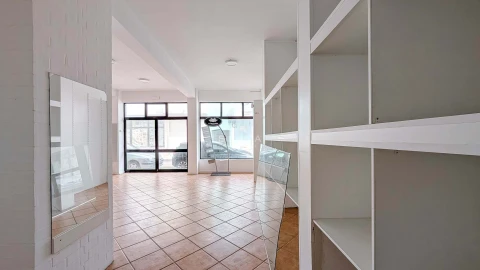 Negócio para Arrendamento em Armação de Pera