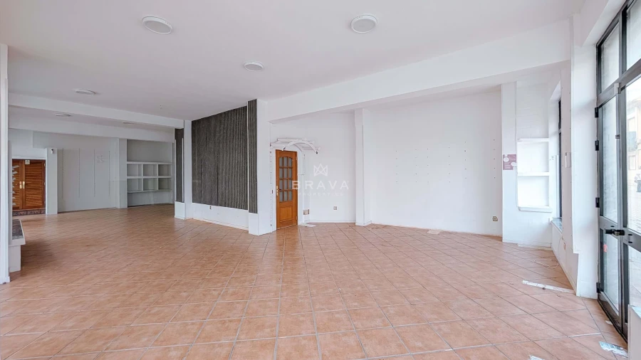 Negócio para Arrendamento em Armação de Pera Foto 2