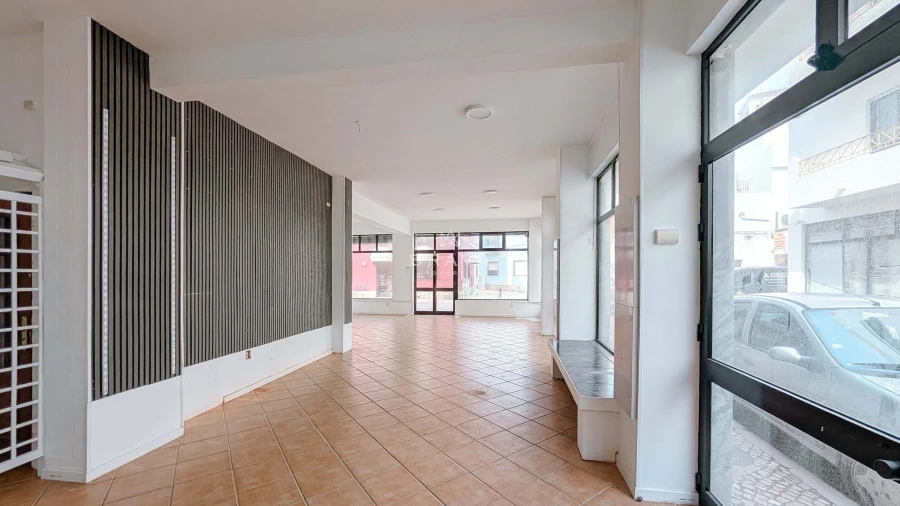 Negócio para Arrendamento em Armação de Pera Foto 8