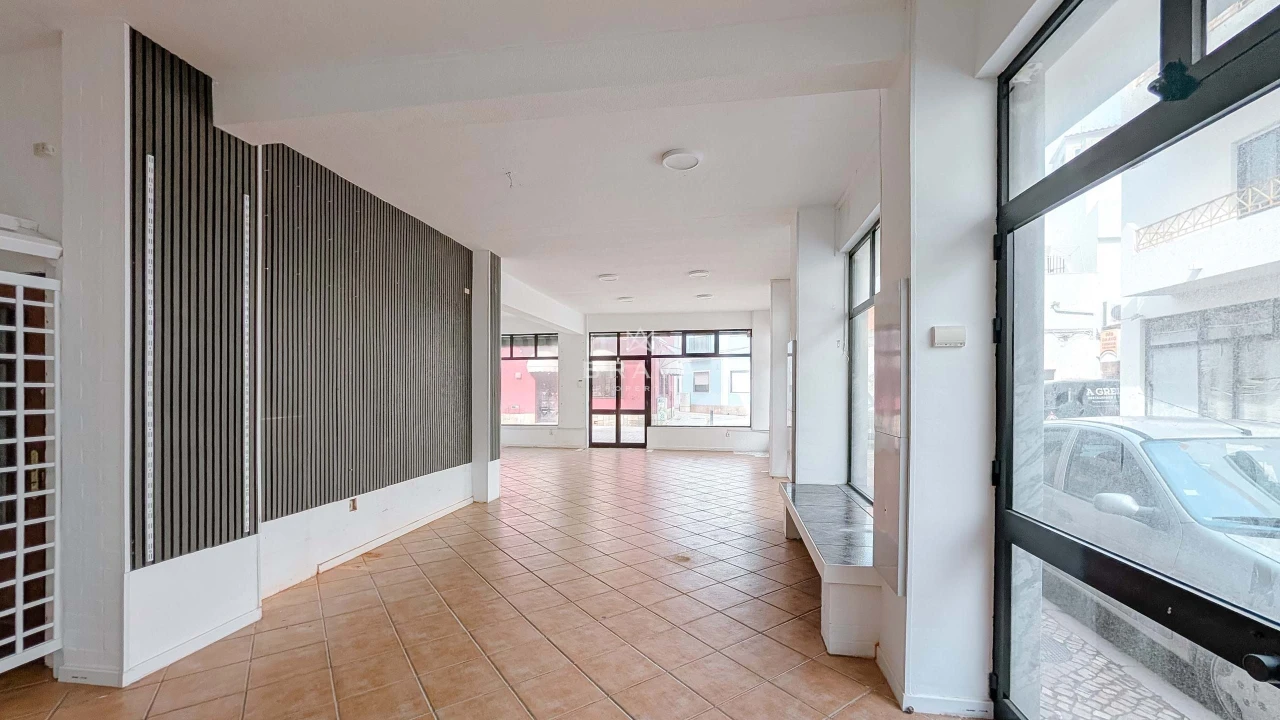 Negócio para Arrendamento em Armação de Pera Foto 8