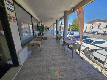 Negócio para Arrendamento em Salvador, Vila Fonche e Parada