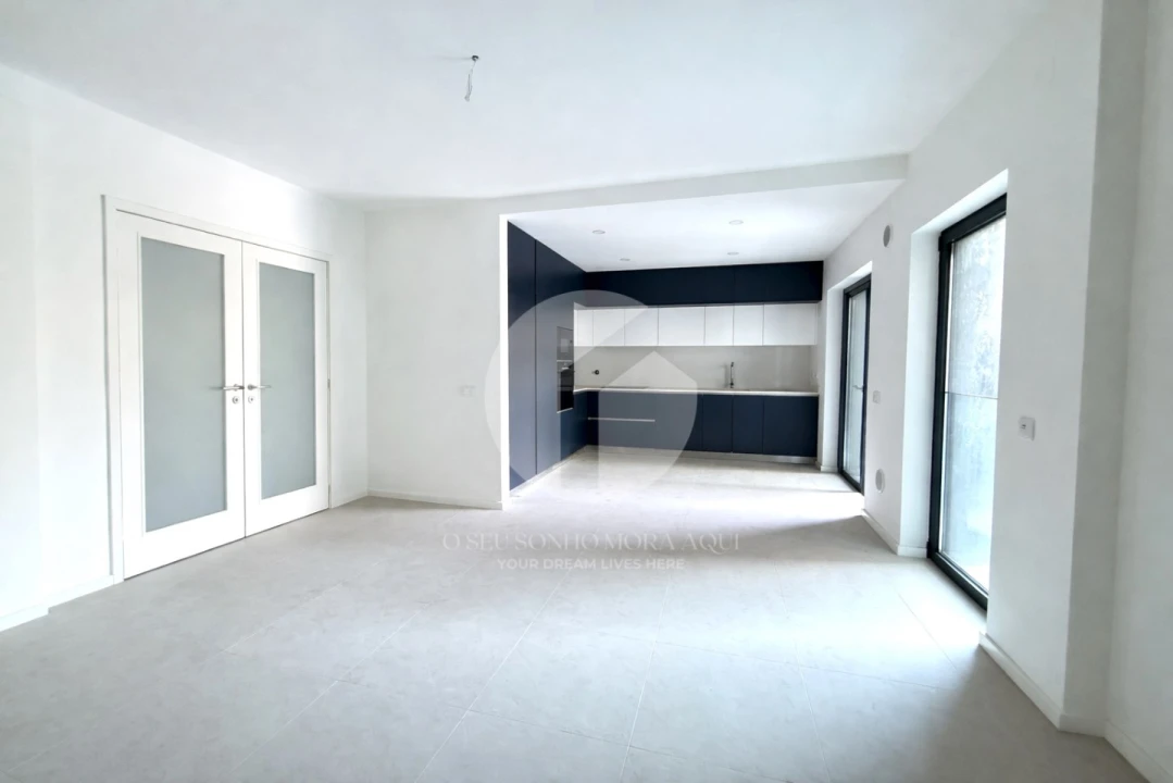 Apartamento T2 para Venda em Faro (Sé e São Pedro) Foto 11