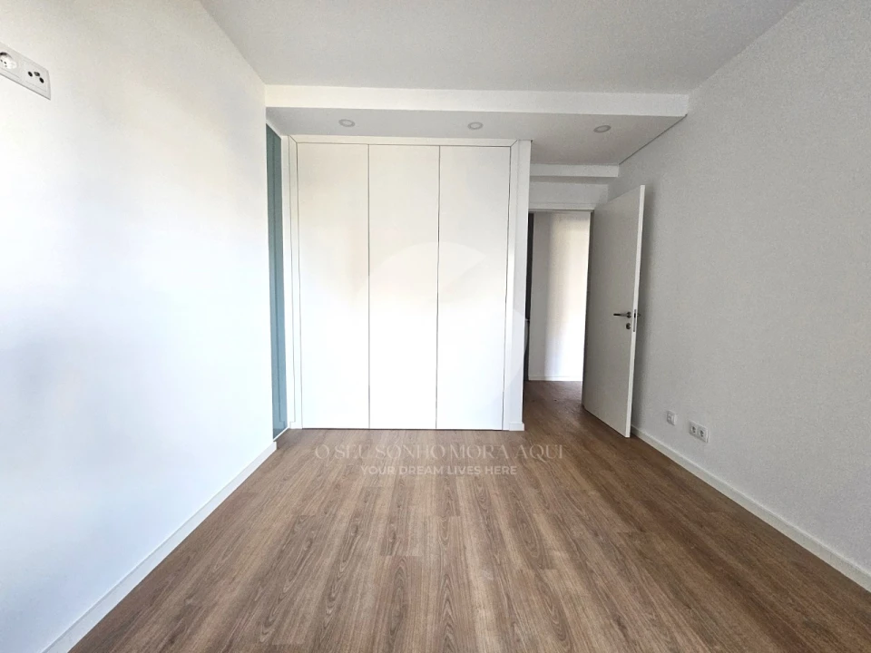 Apartamento T2 para Venda em Faro (Sé e São Pedro) Foto 14