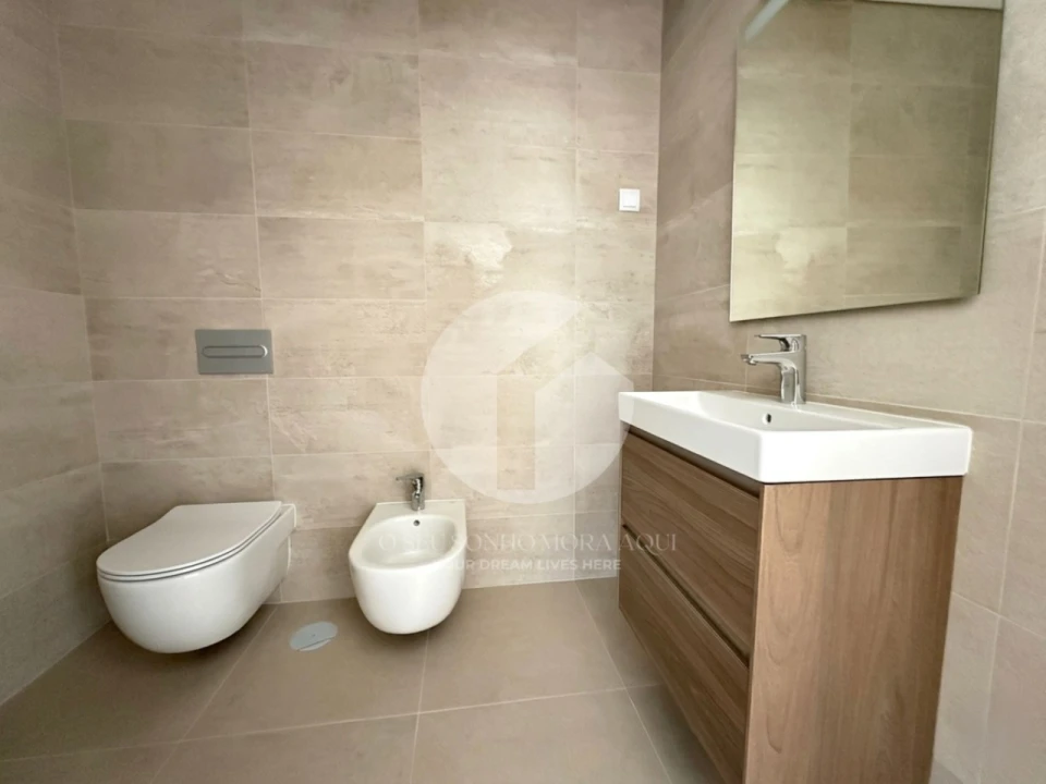 Apartamento T2 para Venda em Faro (Sé e São Pedro) Foto 22