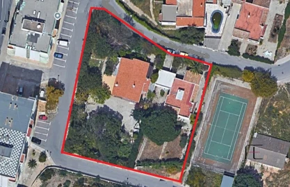 Terreno para Venda em Quarteira