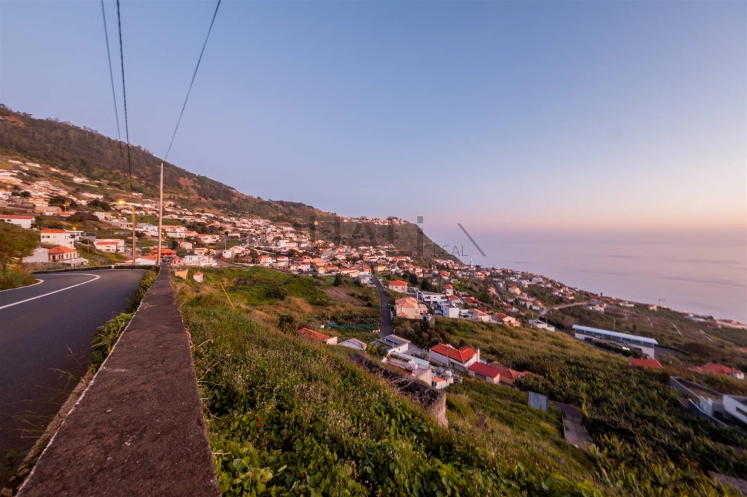 Terreno para Venda em Arco da Calheta Foto 4