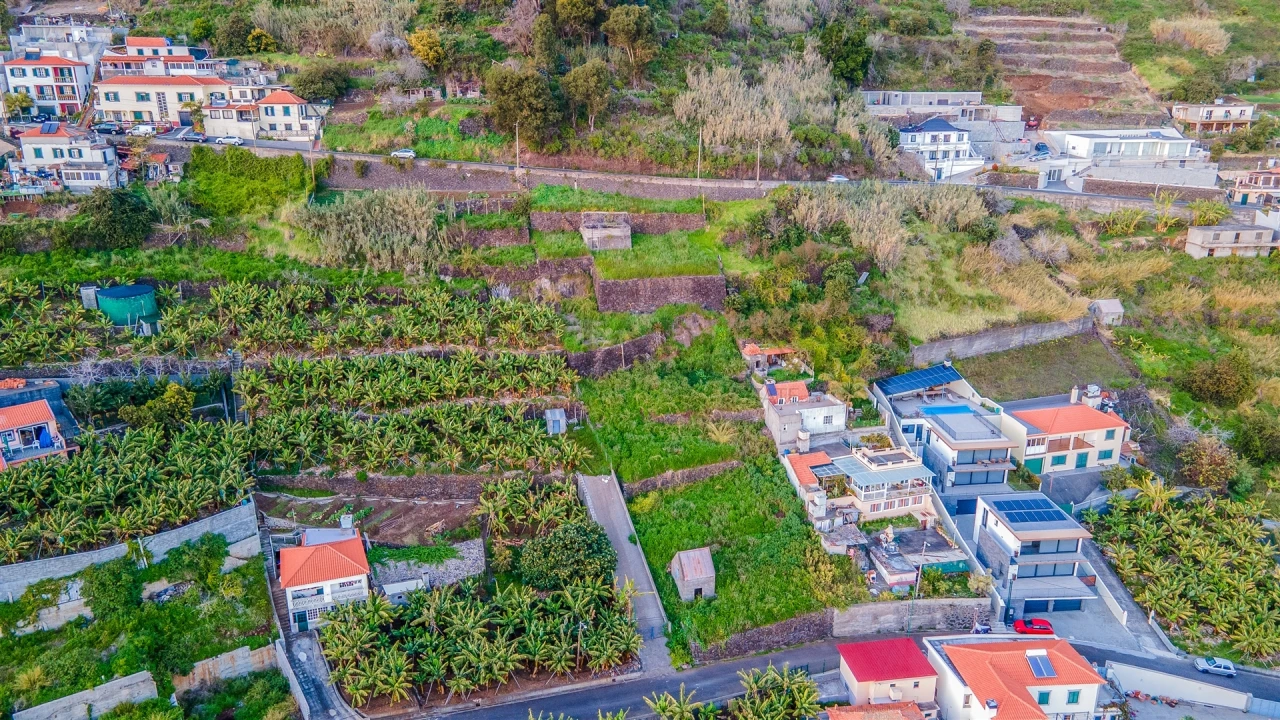 Terreno para Venda em Arco da Calheta Foto 11