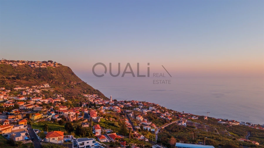 Terreno para Venda em Arco da Calheta Foto 2