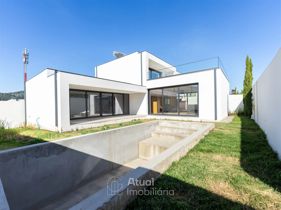 Moradia T3 para Venda em Santo Adrião de Vizela Foto 30