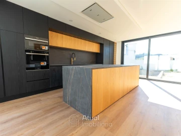 Moradia T3 para Venda em Santo Adrião de Vizela