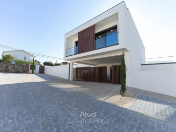 Moradia T3 para Venda em Santo Adrião de Vizela