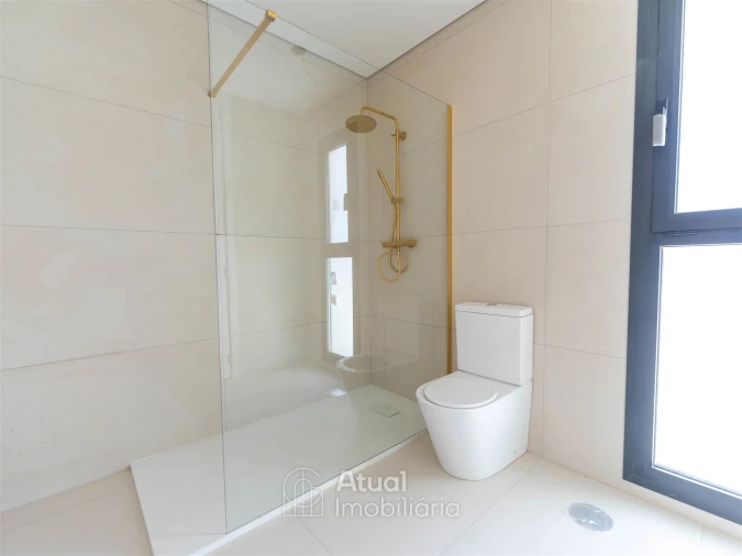 Moradia T3 para Venda em Santo Adrião de Vizela Foto 17