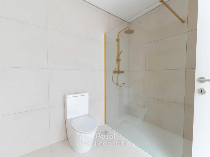 Moradia T3 para Venda em Santo Adrião de Vizela Foto 25