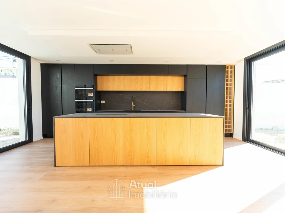 Moradia T3 para Venda em Santo Adrião de Vizela Foto 3