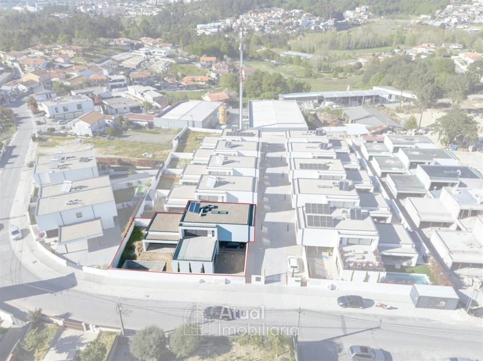 Moradia T3 para Venda em Santo Adrião de Vizela Foto 34