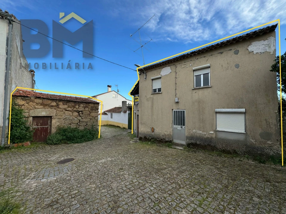 Moradia T2 para Venda em Freixial e Juncal do Campo Foto 1