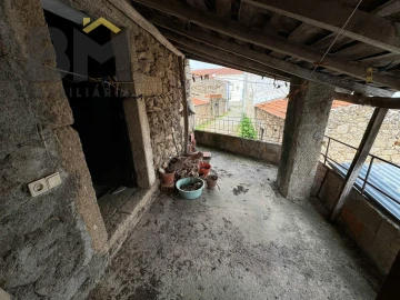 Moradia T2 para Venda em Freixial e Juncal do Campo
