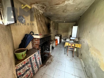 Moradia T2 para Venda em Freixial e Juncal do Campo