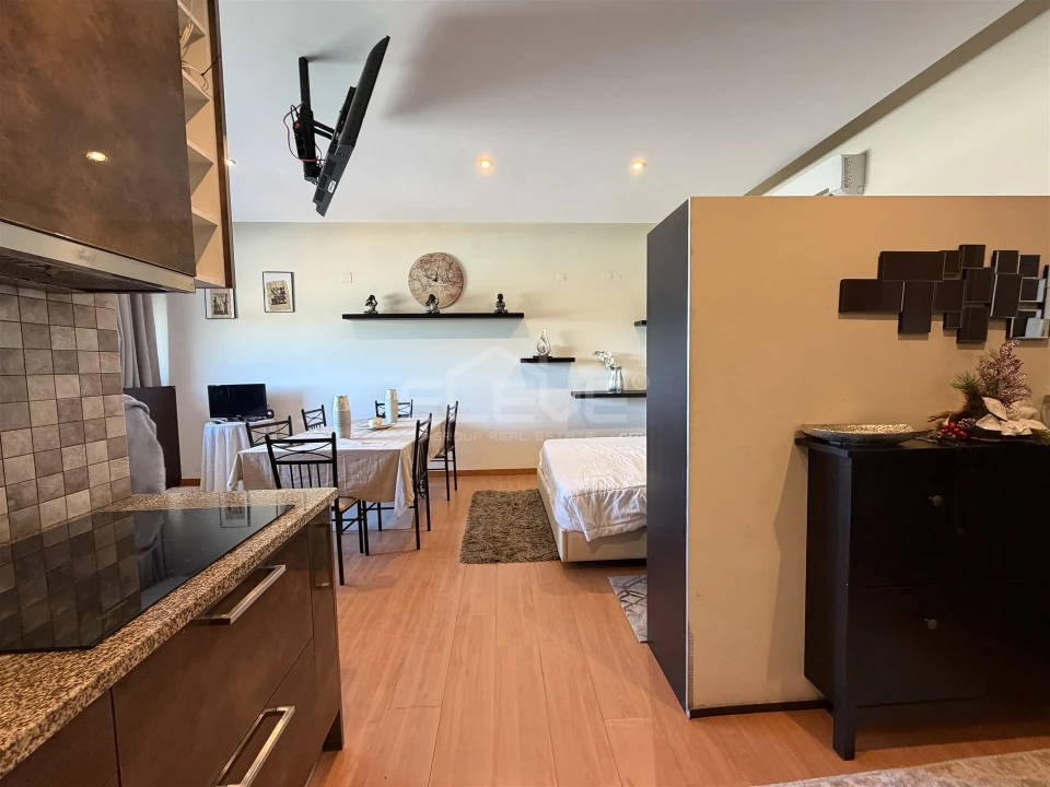 Apartamento T0 para Venda em Vilar de Andorinho Foto 1