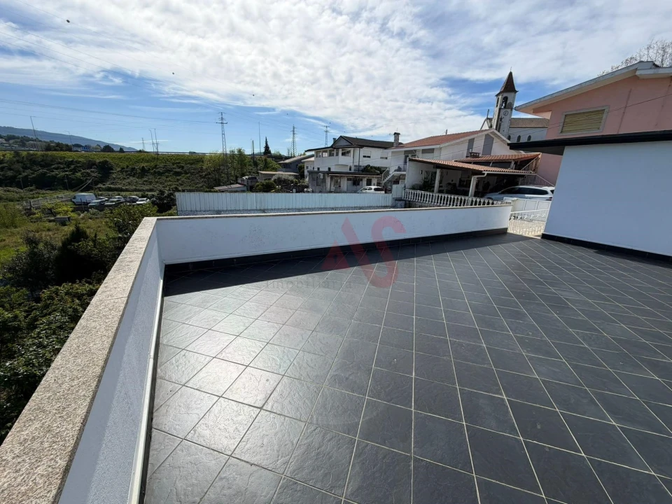 Moradia T5 para Venda em Silvares Foto 4