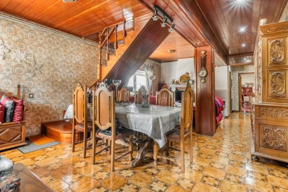 Moradia T5 para Venda em Silvares