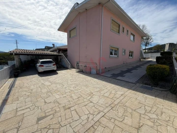 Moradia T5 para Venda em Silvares