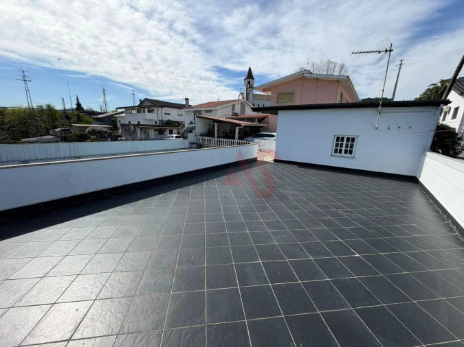 Moradia T5 para Venda em Silvares Foto 3