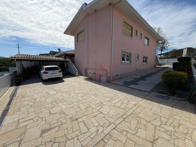 Moradia T5 para Venda em Silvares Foto 7