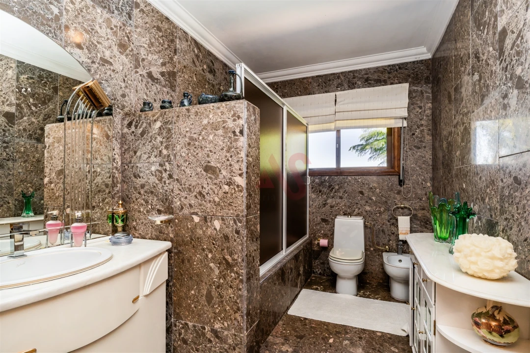 Moradia T6 para Venda em Cristelos, Boim e Ordem Foto 23