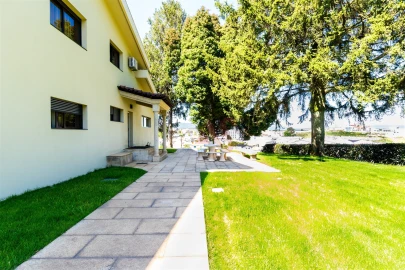 Moradia T6 para Venda em Cristelos, Boim e Ordem