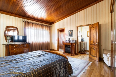 Moradia T6 para Venda em Cristelos, Boim e Ordem