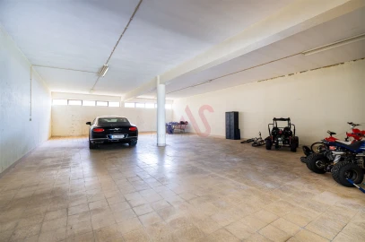 Moradia T6 para Venda em Cristelos, Boim e Ordem