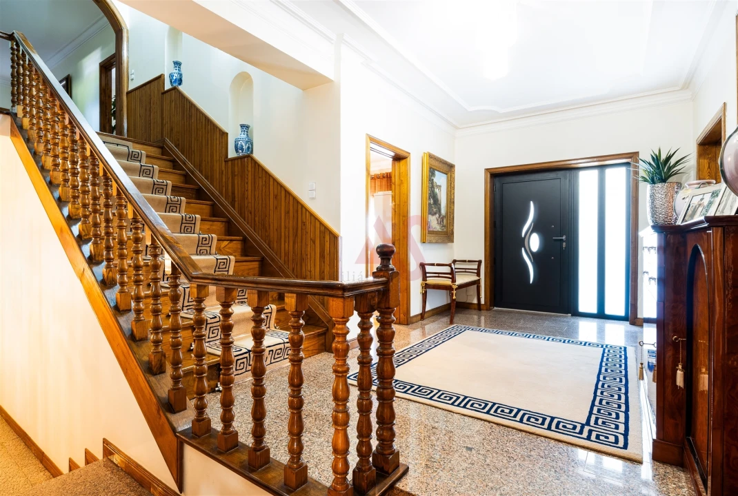 Moradia T6 para Venda em Cristelos, Boim e Ordem Foto 5