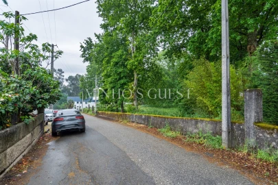 Terreno Comércio / Armazém para Venda em Pedreira, Rande e Sernande