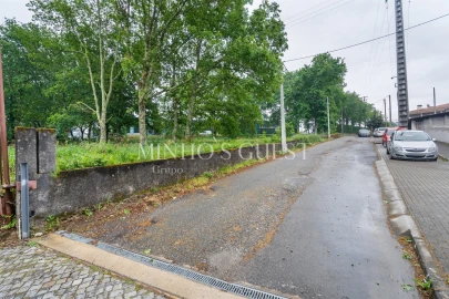 Terreno Comércio / Armazém para Venda em Pedreira, Rande e Sernande