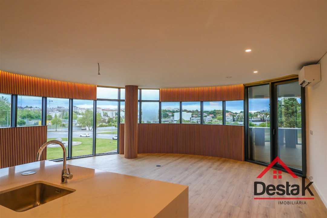 Apartamento T2 para Arrendamento em Repeses e São Salvador Foto 1