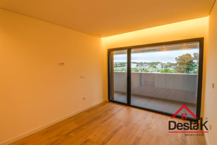 Apartamento T2 para Arrendamento em Repeses e São Salvador Foto 8