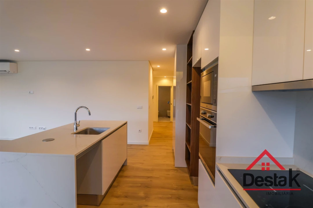 Apartamento T2 para Arrendamento em Repeses e São Salvador Foto 4