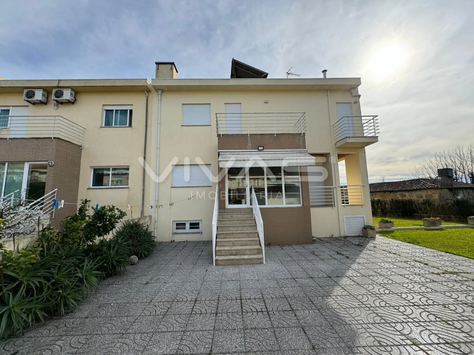 Moradia T4 para Arrendamento em Vila de Prado Foto 16