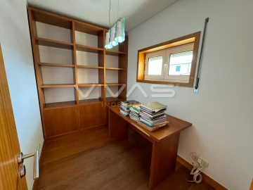 Moradia T4 para Arrendamento em Vila de Prado