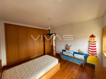 Moradia T4 para Arrendamento em Vila de Prado