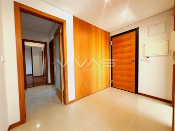 Apartamento T3 para Arrendamento em Vila Verde e Barbudo