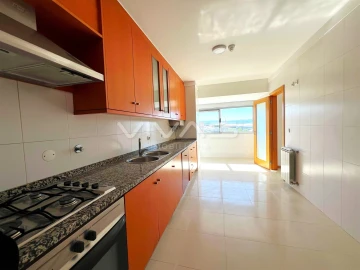 Apartamento T3 para Arrendamento em Vila Verde e Barbudo
